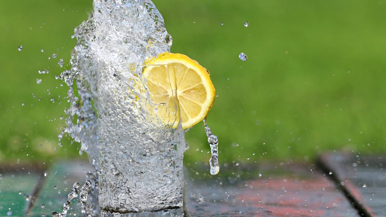 Digestione d’estate: come evitare il mal di pancia da calura