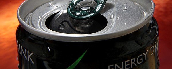 Che cosa sono gli energy drinks e quali sono i rischi di un consumo eccessivo?